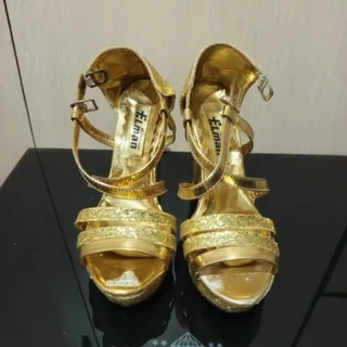 کفش مجلسی زنانه طلایی