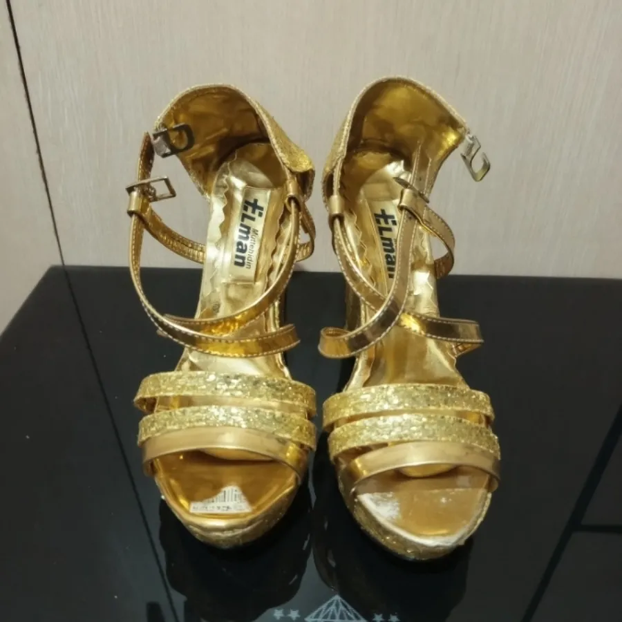 کفش مجلسی زنانه طلایی