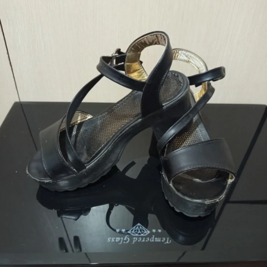 صندل زنانه پاشنه دار