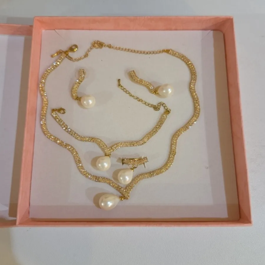 سرویس کاملا زیورآلات