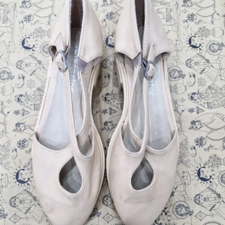 کفش اسپرت کرم تابستاته