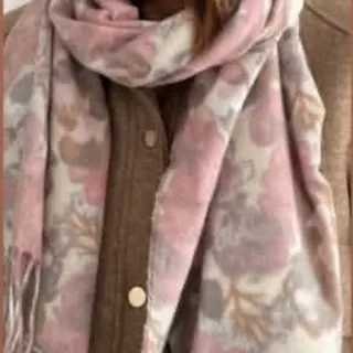 شال برند ای ام