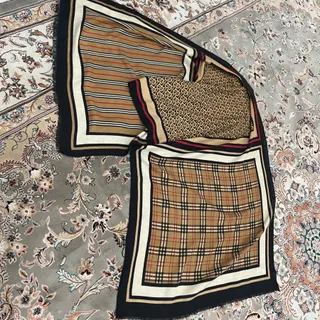 شال Burberry