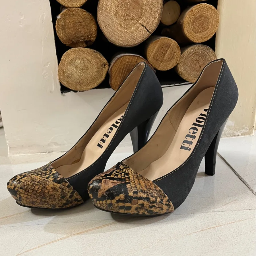 کفش پاشنه دار برند