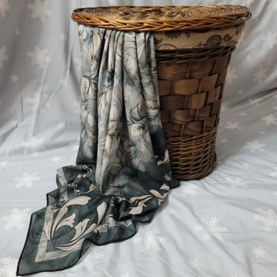 ⚜️روسری طرح برگ