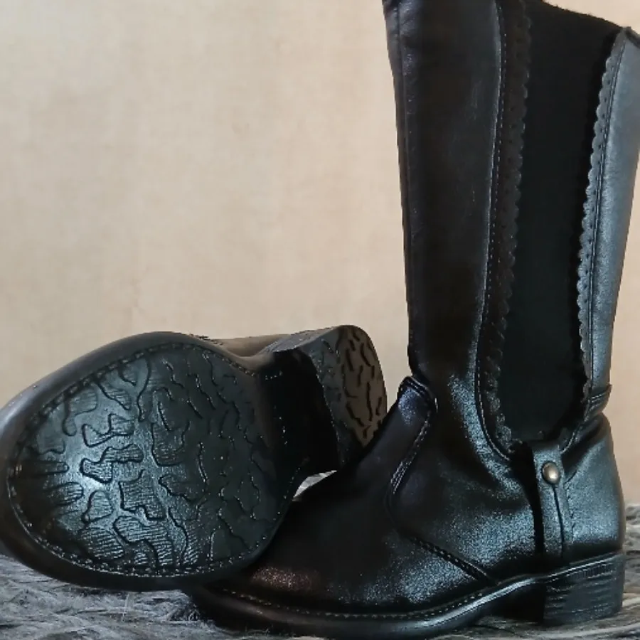 چکمه چرم خارجی