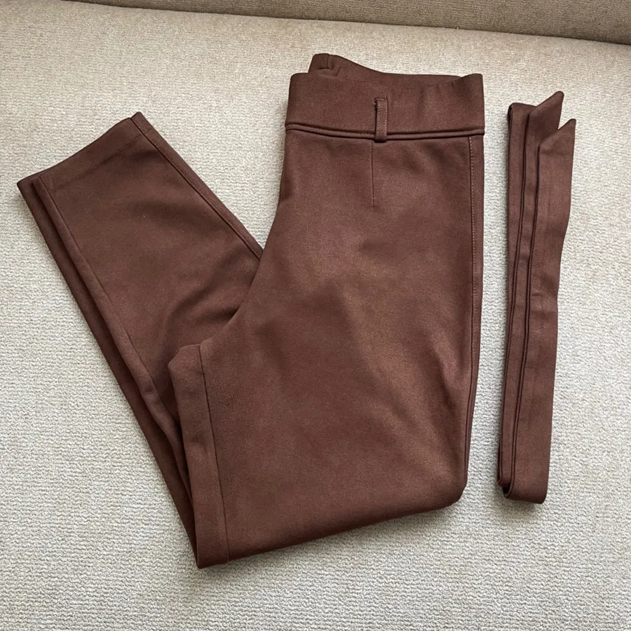 شلوار فاق بلند