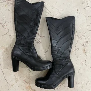 بوت چرم سایز 39