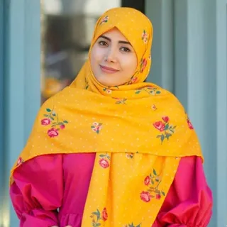 روسری نخی زرد گل قرمز