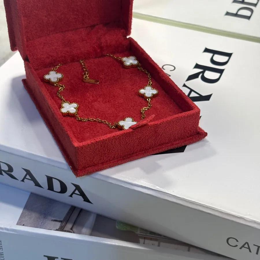 گردنبند ونکلیف صدفی سفید