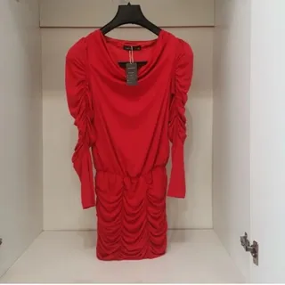 لباس قرمز یلدا استین چین