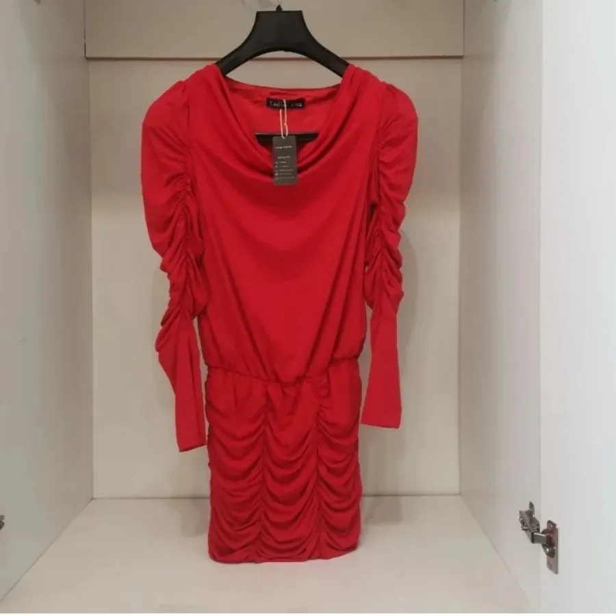 لباس قرمز یلدا استین چین