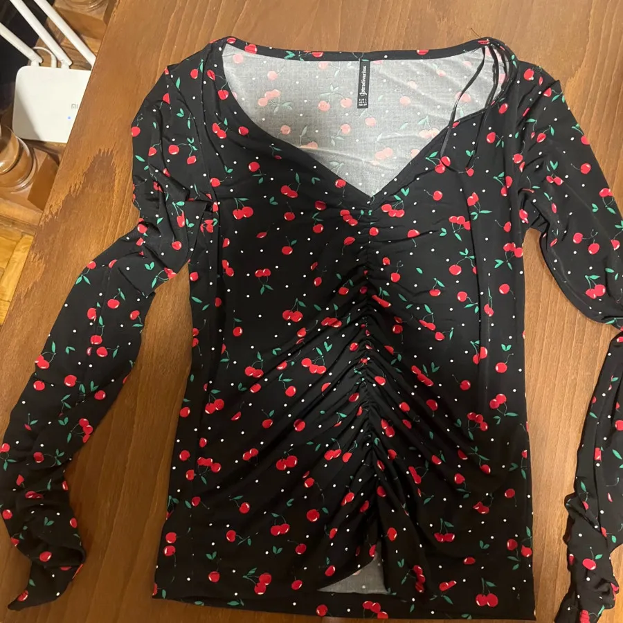 بلوز طرح گیلاس