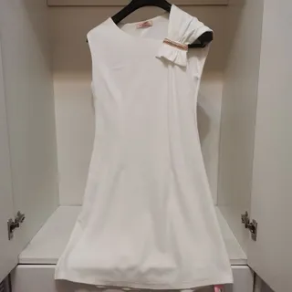 لباس سفید استردارپاپیونی