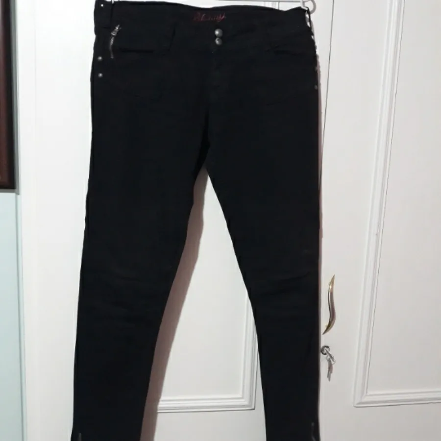 شلوار لی مشکی