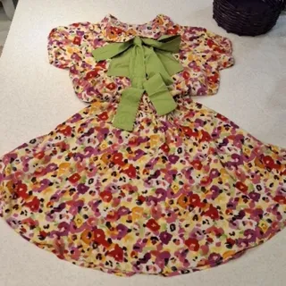 پیراهن دخترانه