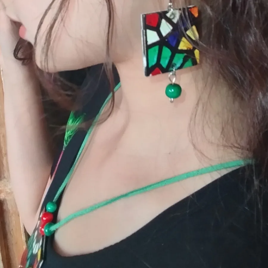 گوشواره چوبی