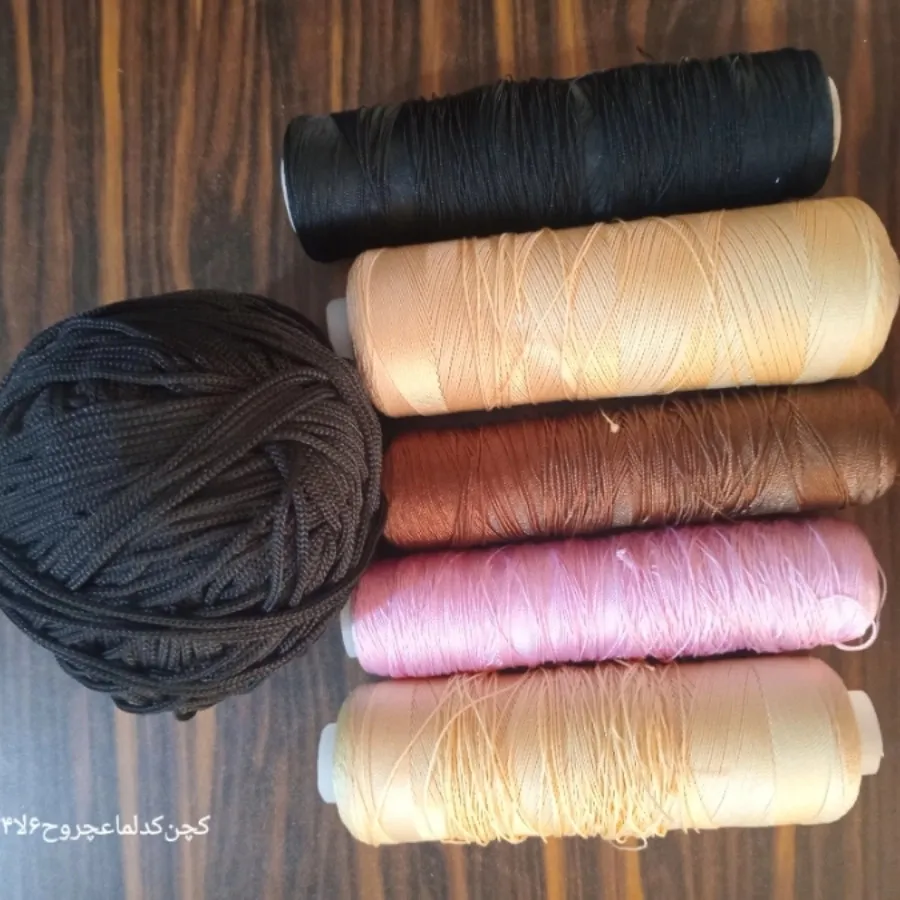 نخ ابریشم و مکرومه