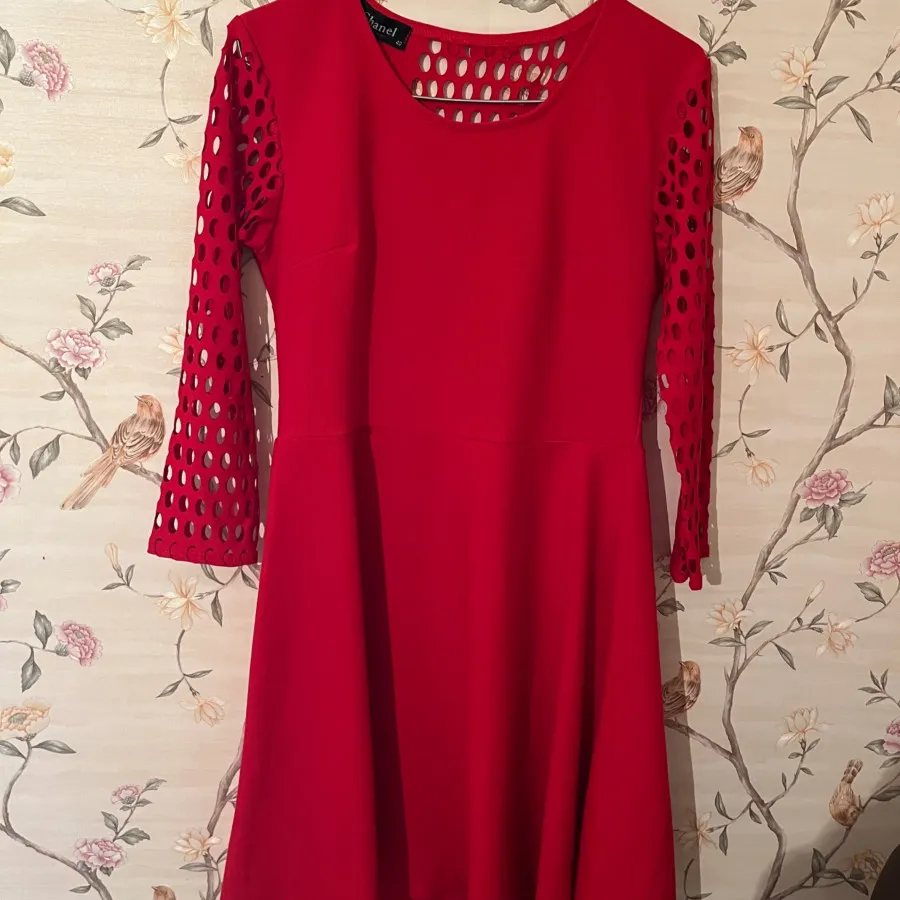 پیراهن قرمز