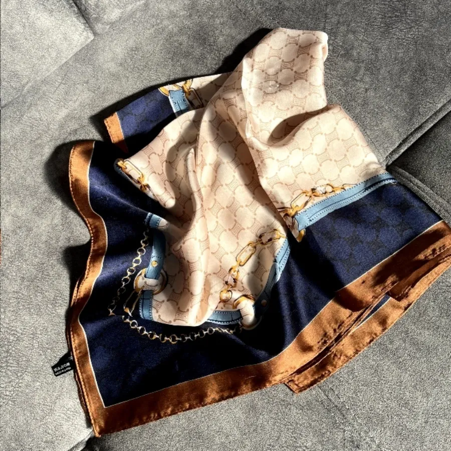 مینی اسکارف