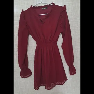 پیراهن زرشکی طرح برجسته