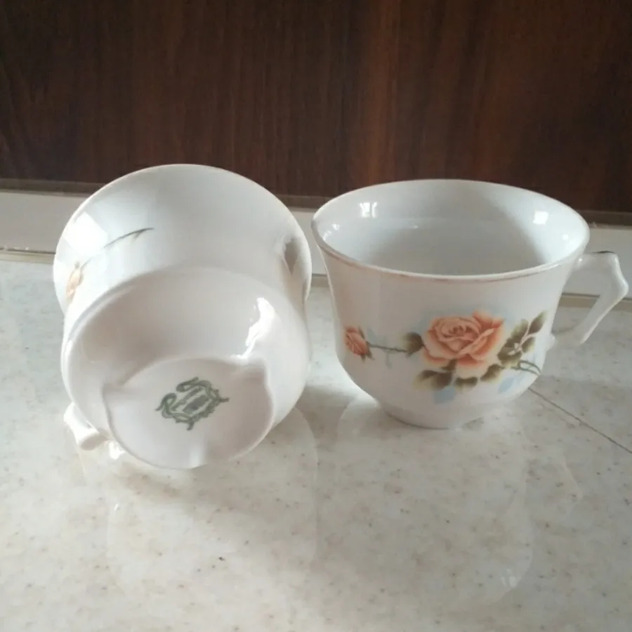 فنجان چینی کاغذی