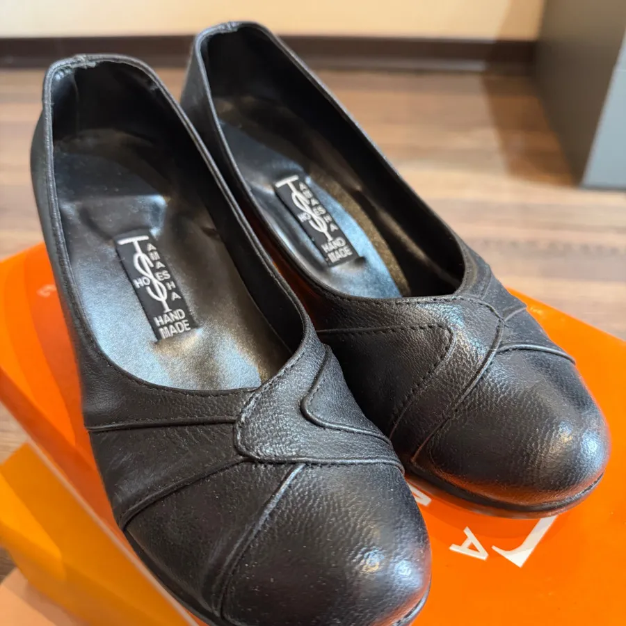 کفش دستساز چرم