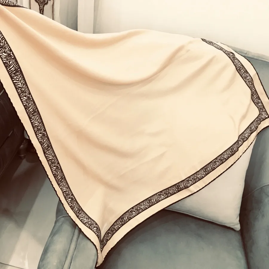 روسری ابریشم دوردست دوز