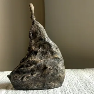 مجسمه شنل پوش