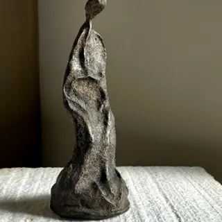 مجسمه انسان افتاده