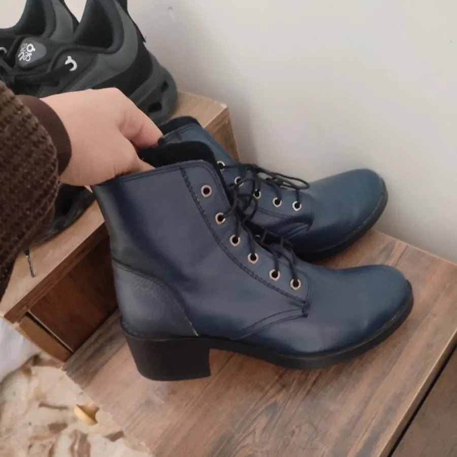 نیم بوت چرمی