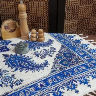 رومیزی قلم کاری شده آبی