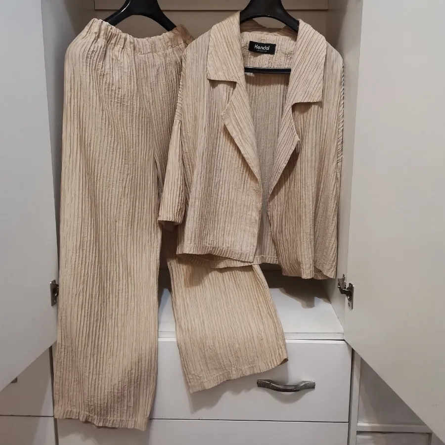 ست دوتکه پلیسه نسکافه کرم