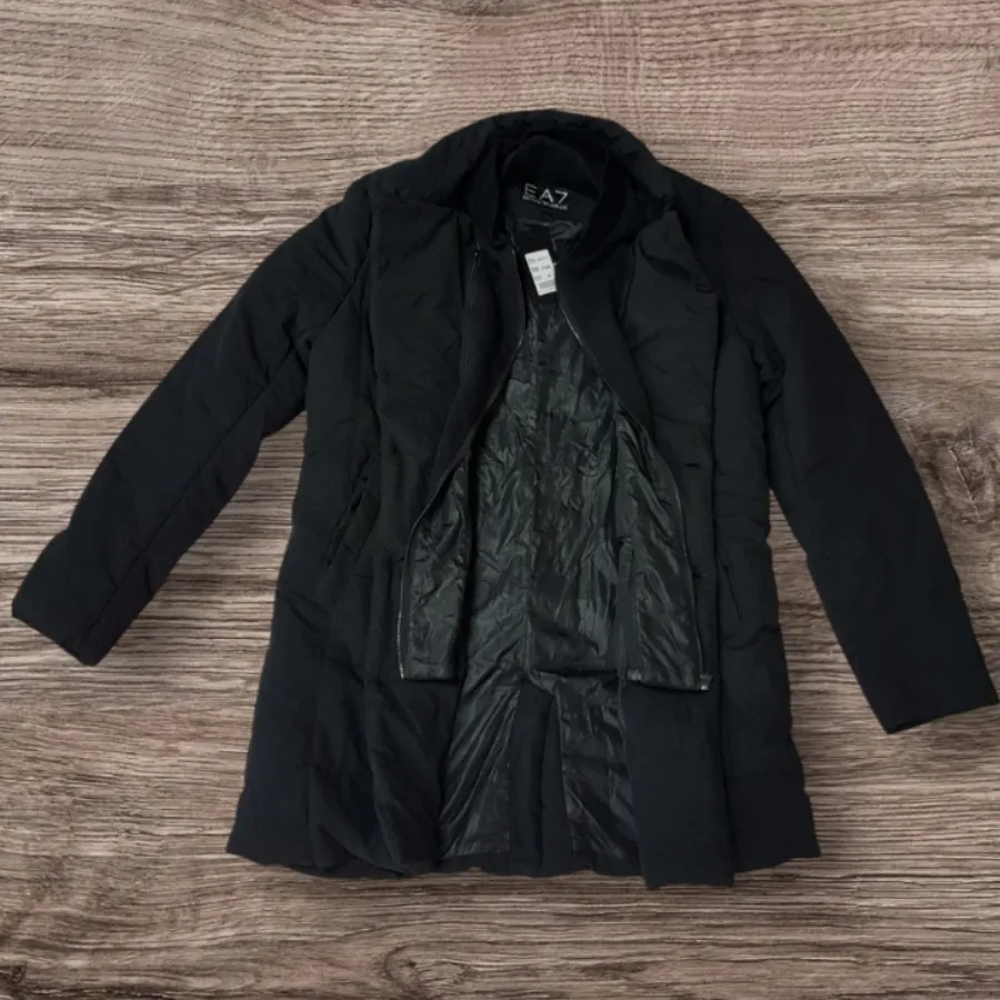 کاپشن اور مشکی M