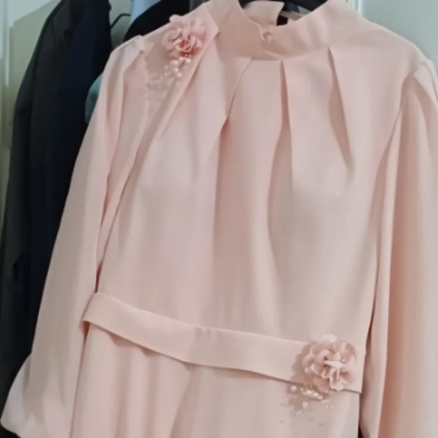 پیراهن مجلسی پوشیده