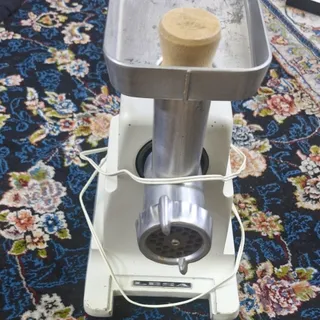 چرخ گوشت قدیمی