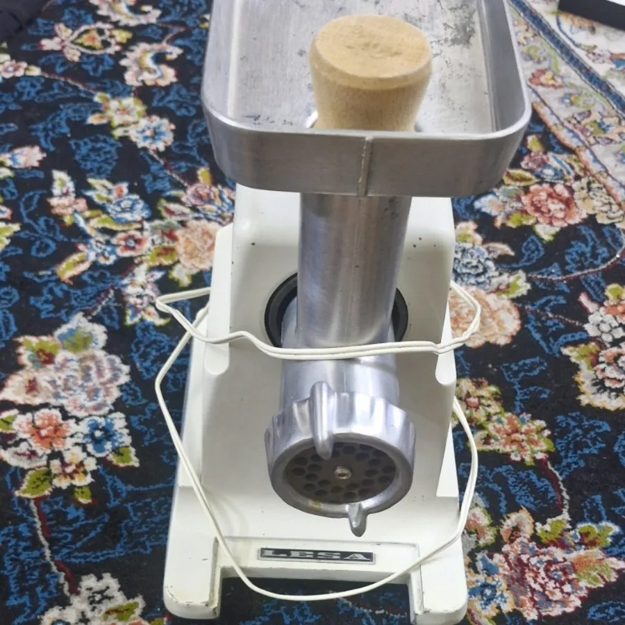 چرخ گوشت قدیمی