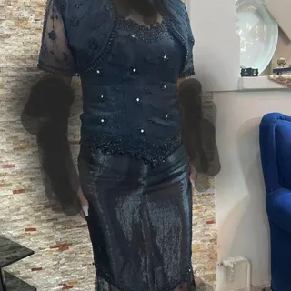 تاپ و دامن مشکی کارشده