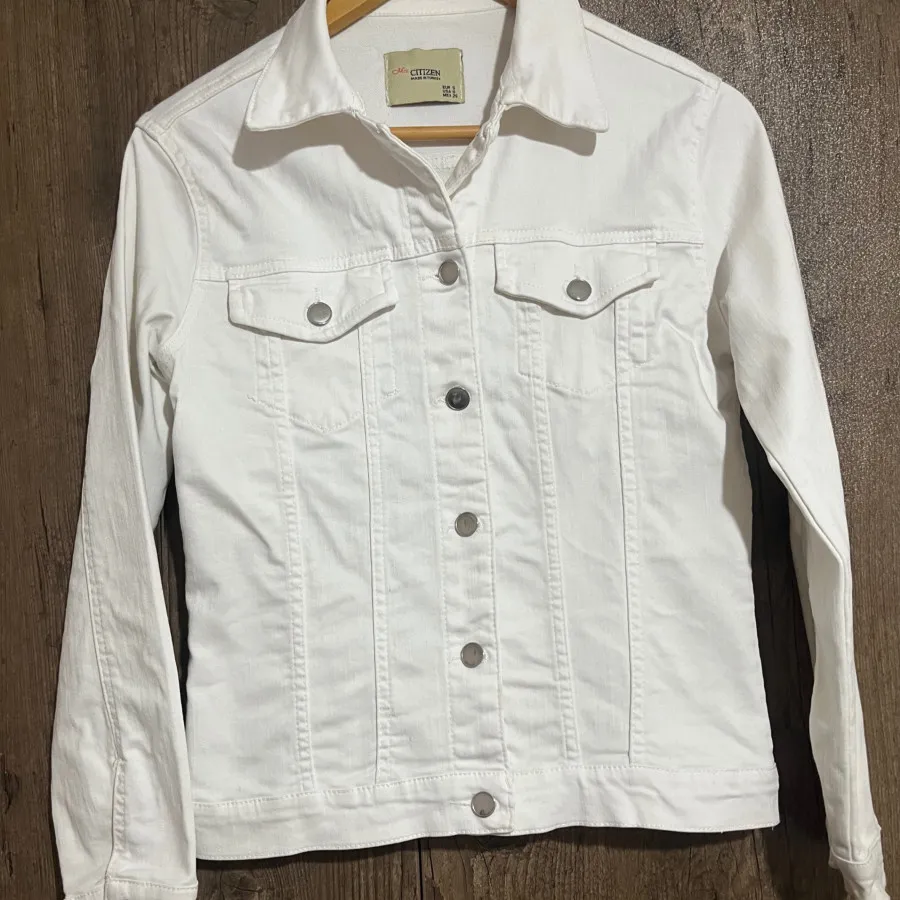 کت جین سفید