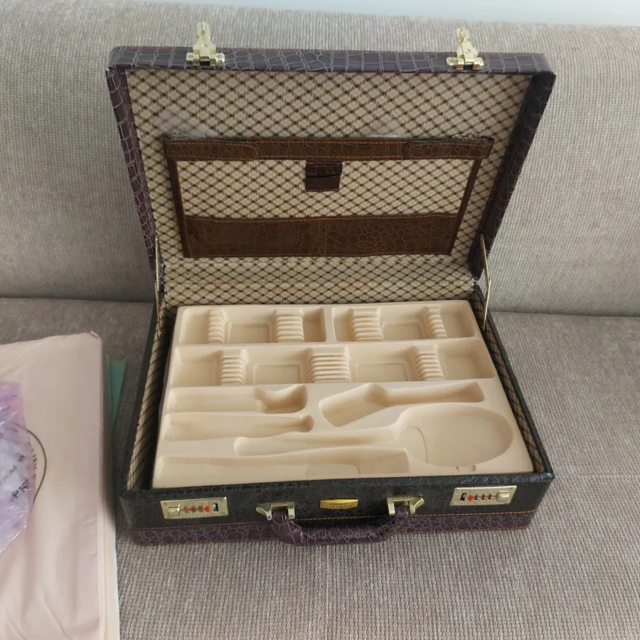 چمدان سرویس قاشق چنگال