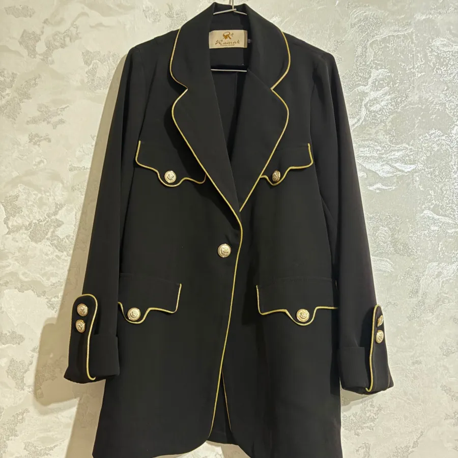 کت نوار طلایی