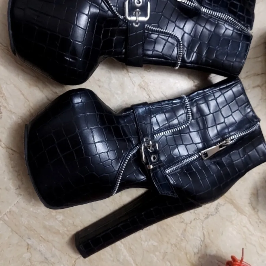 نیم بوت وارداتی مارک دار