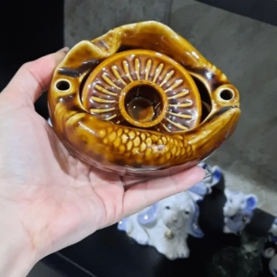 زیرسیگاری و جاشمعی و عود