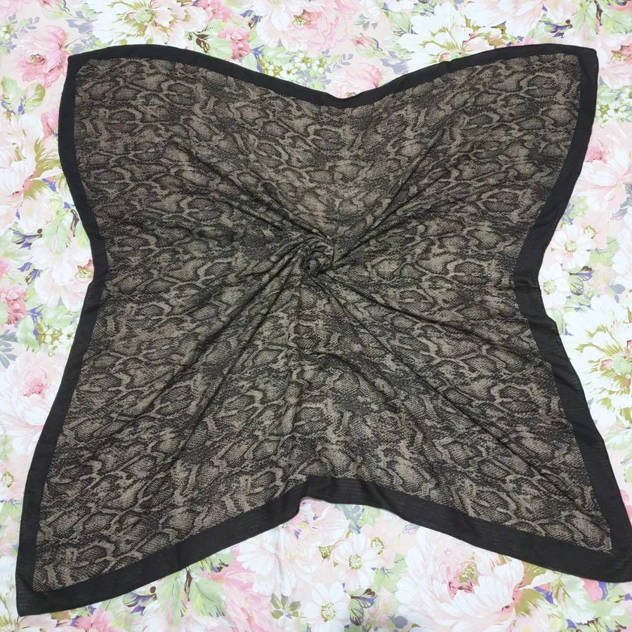 روسری پوست ماری