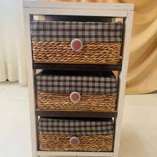 استند سه طبقه حصیری