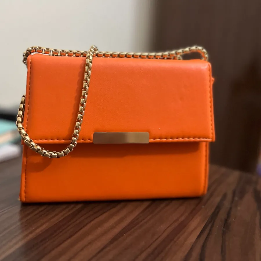 کیف نارنجی