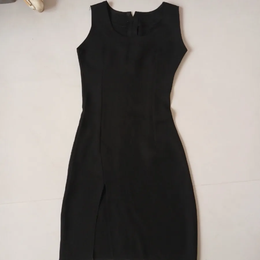 پیراهن مشکی کرپ