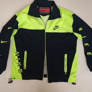 کاپشن ورزشی نایکی