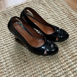 کفش ورنی پاشنه دار