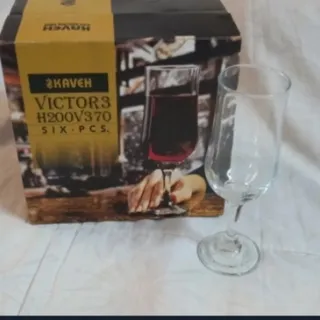 لیوان پایه دار یا جام